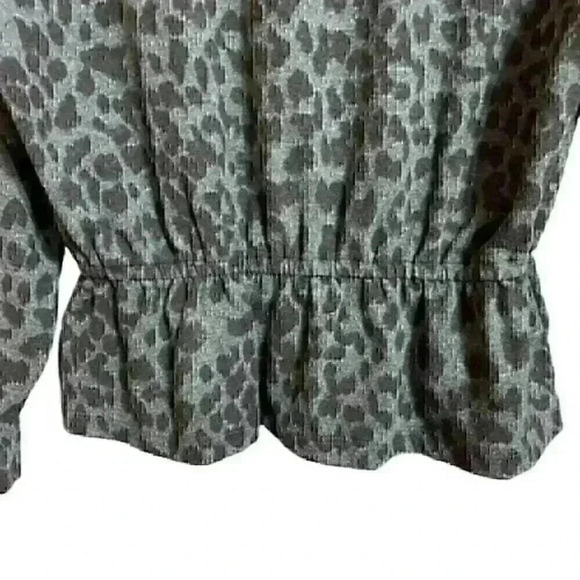 Sundry Sweater Women’s 0 (XS) Gray Leopard Peplum Biker Girl Grungy Mob Wife NWT - Picture 5 of 8